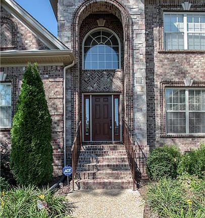 2nd image of 1059 Fitzroy Cir