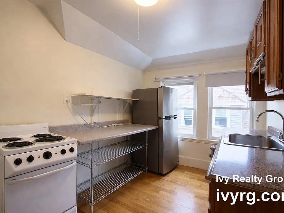 28 Commonwealth Rd #3
