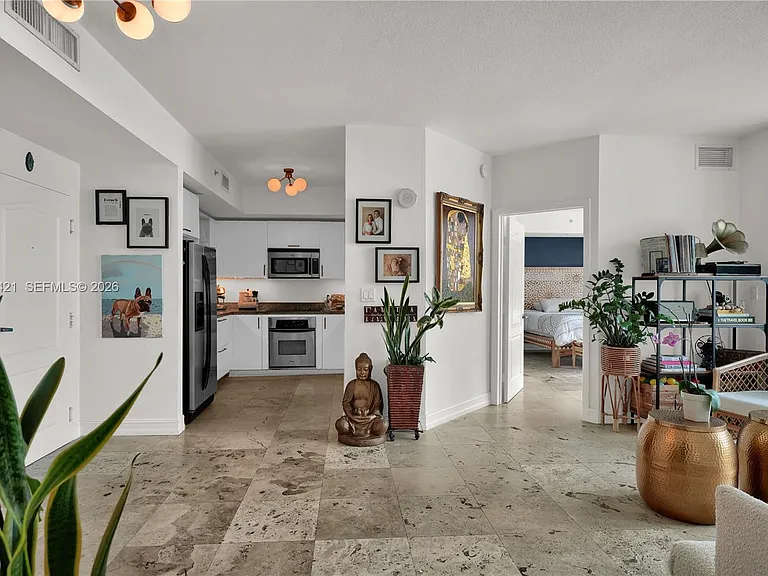 500 NE 29th St #901 — Photo 14