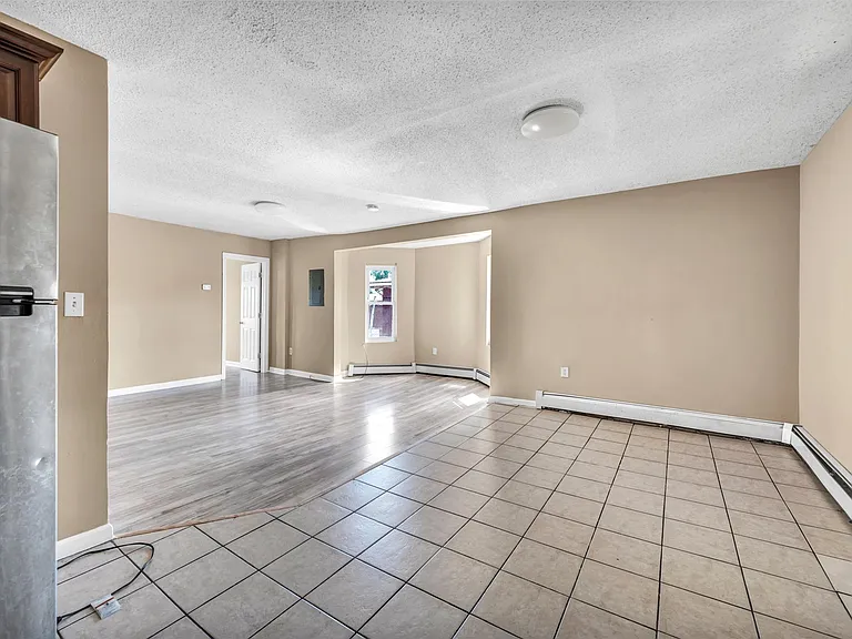 63 Seyms St #3 — Photo 4
