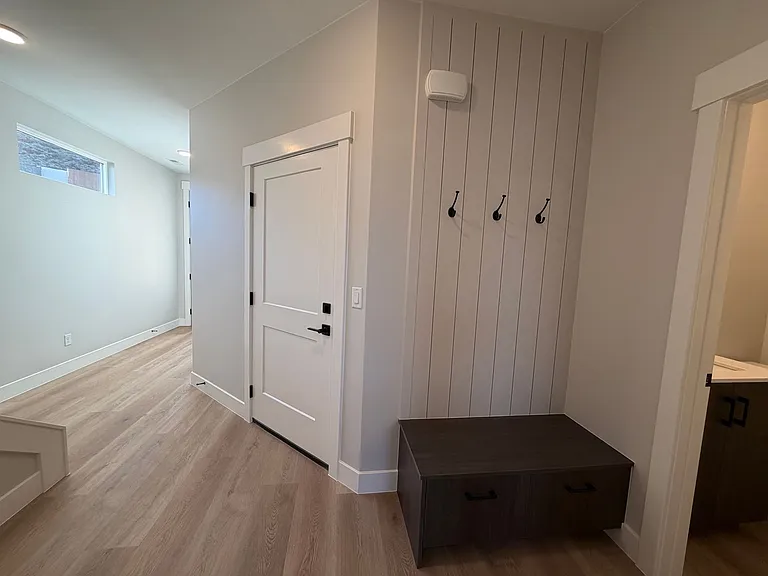 608 E Hemsworth Ln — Photo 5