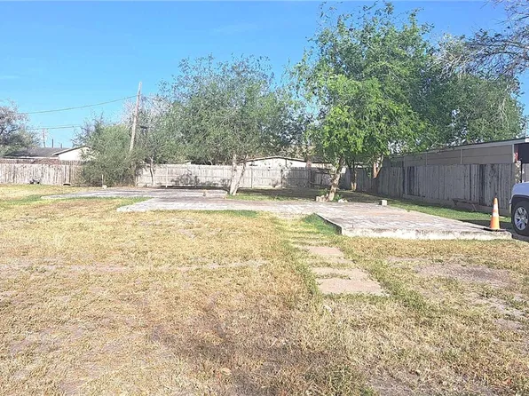 422 S 18th St, Kingsville, TX 78363