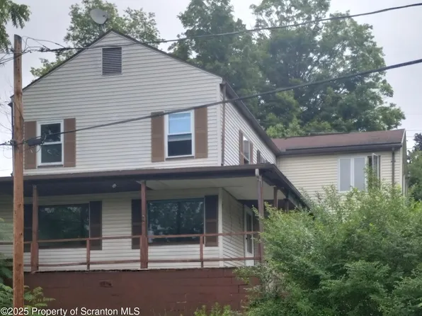 208 S Turnpike Rd, Dalton, PA 18414