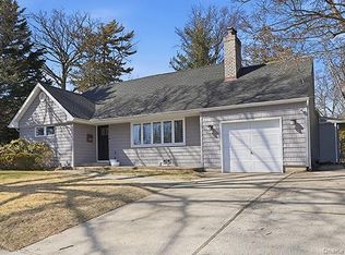 2171 Seneca Dr S, Merrick, NY 11566
