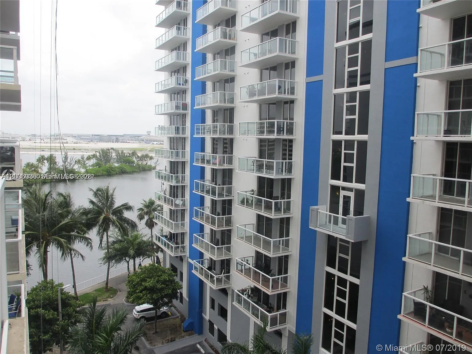Blue Lagoon Condo — Photo 1