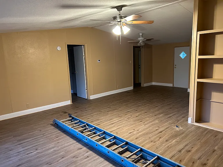 104 Kailyn Ln — Photo 6