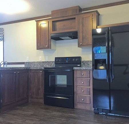 2nd image of 359 Bayhead Dr