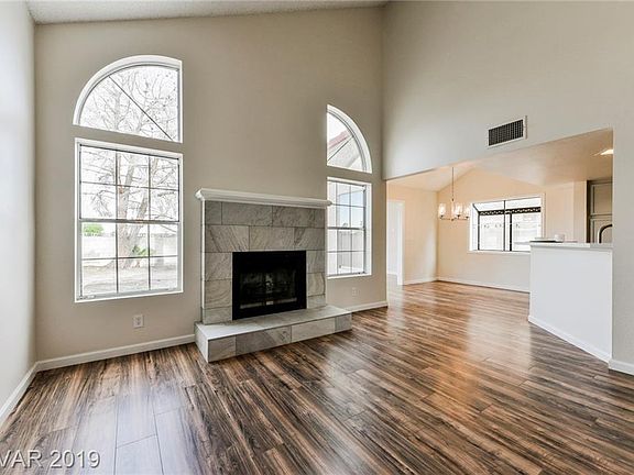 4th image of 349 Warmside Dr