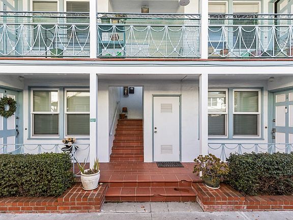 2nd image of 1105 Paloma Ave