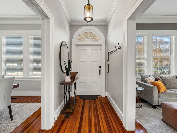 3rd image of 1011 Blandford Ave