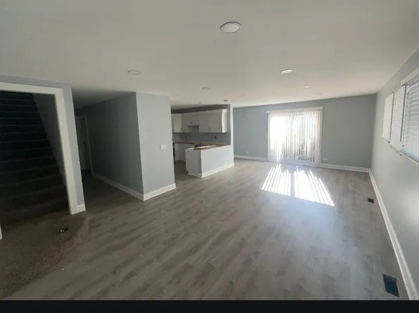 Oak Knoll 2 - 10 Sunset, 10 E Sunset Dr, Cary, IL 60013