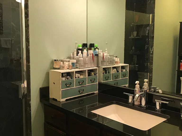 4550 N Oakley Ave #1 — Photo 6