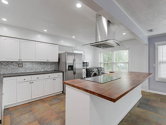 2nd image of 1712 Bahama Dr