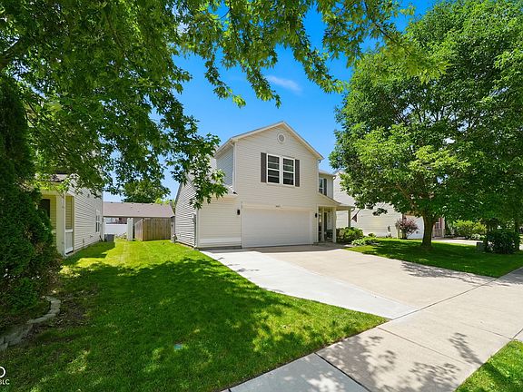 2nd image of 10167 Holly Berry Cir