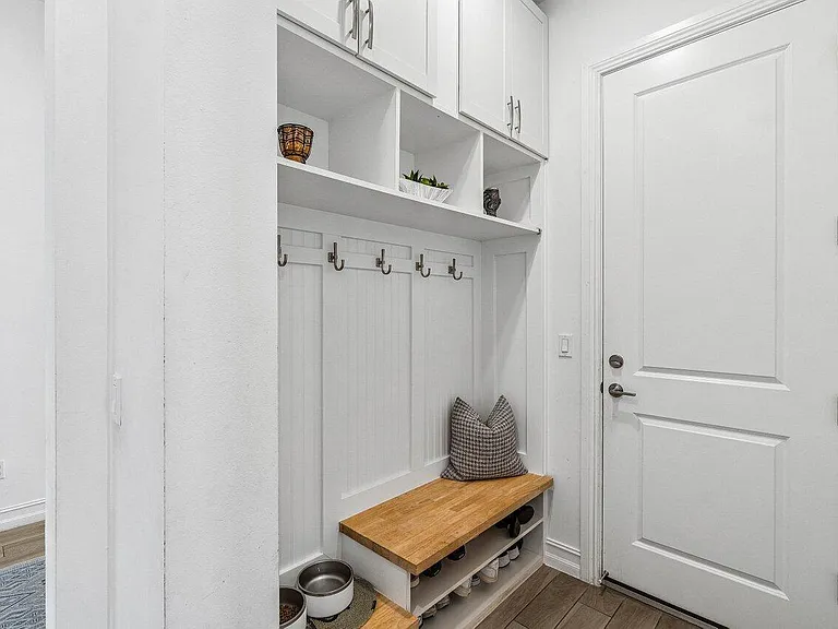 8795 Grand Prix Ln — Photo 32