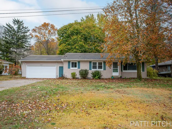 16280 Bloem Dr, Spring Lake, MI 49456