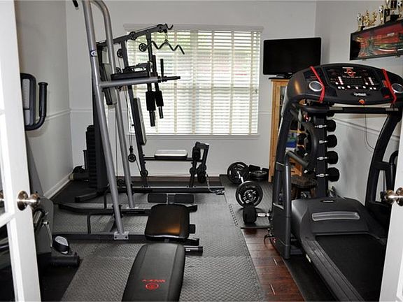 Exercise room/Study Equipped with a View.