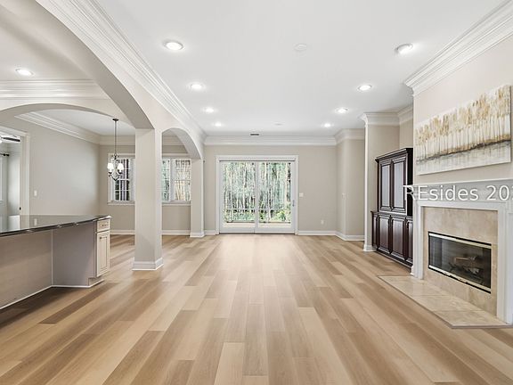 3rd image of 184 Hampton Hall Blvd