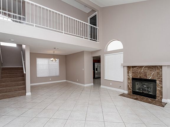 3rd image of 60 Fantasia Ln