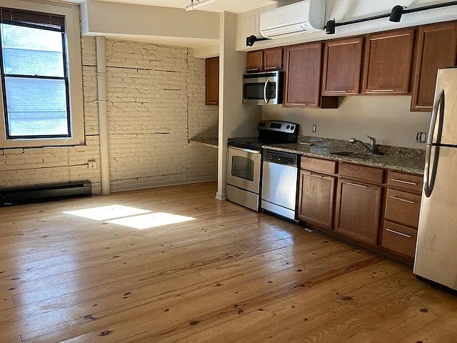 1512 Walnut Street — Photo 2