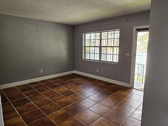 4th image of 1737 NW 51st St