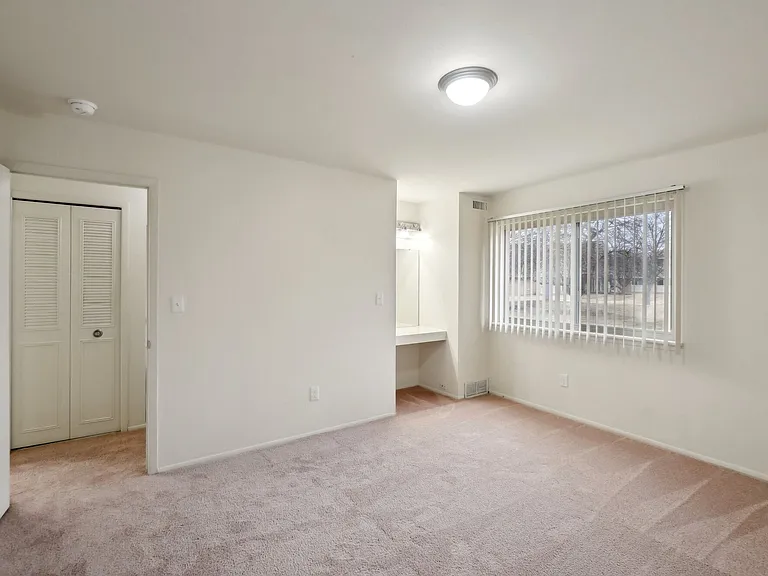 Orleans Place Apartments — Photo 15