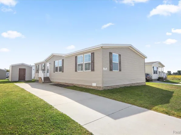 57572 Miller Ct, New Haven, MI 48048