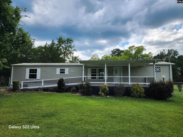 150 Harbors End Dr, Saluda, SC 29138