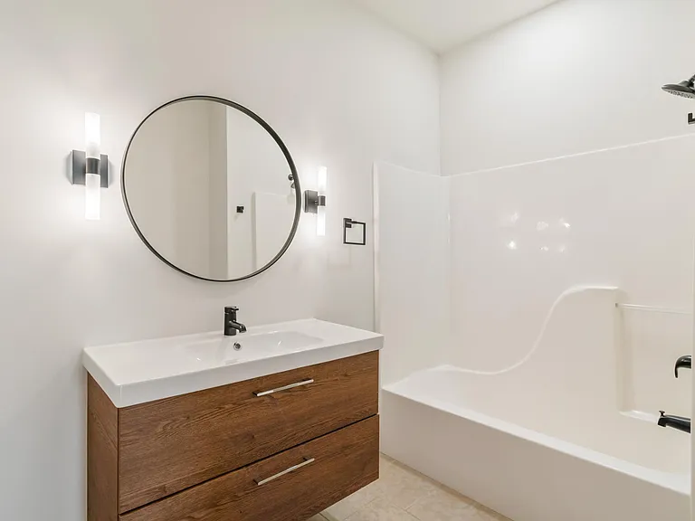 826 N Broadway St #301 — Photo 17