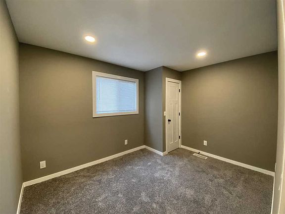 5th image of 3205 8th St