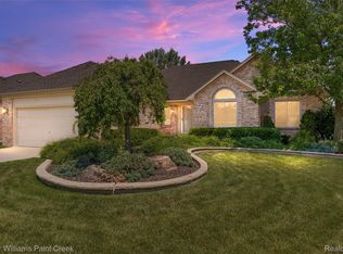 49240 Shenandoah Dr, Macomb, MI 48044