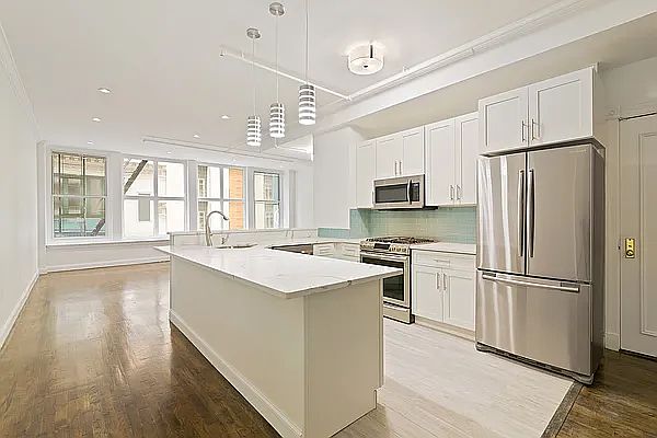 1st image of 6 Murray St Floor 2