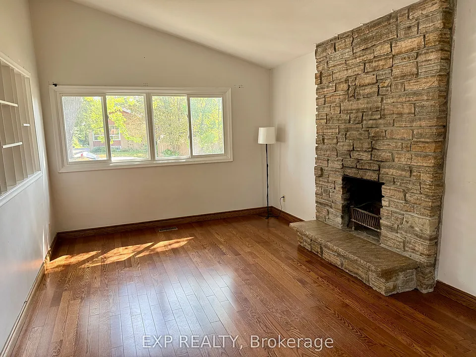 6 Mid Pines Rd #UPPER