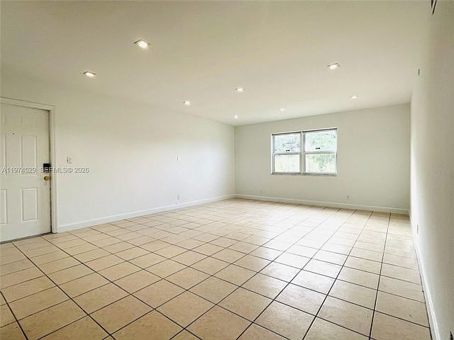 1st image of 608 SW 16th Ave APT B