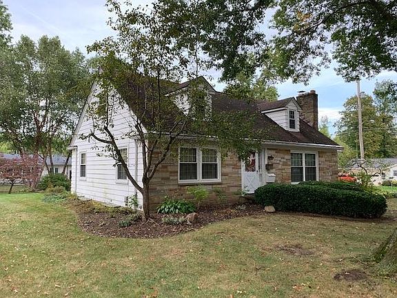 2nd image of 452 Hillcrest Dr