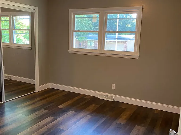 883 Roanoke Dr — Photo 41