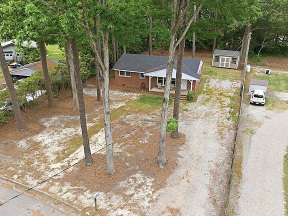 3rd image of 409 Clifton Road