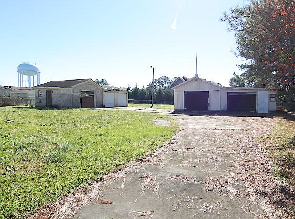 4th image of 812 Westview Ct