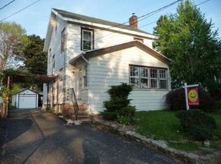 305 Ridgewood Dr, Syracuse, NY 13206