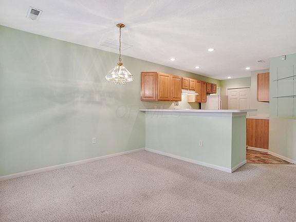 2nd image of 64 Orchard Oak Dr