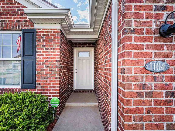 3rd image of 1104 Blue Bell Way