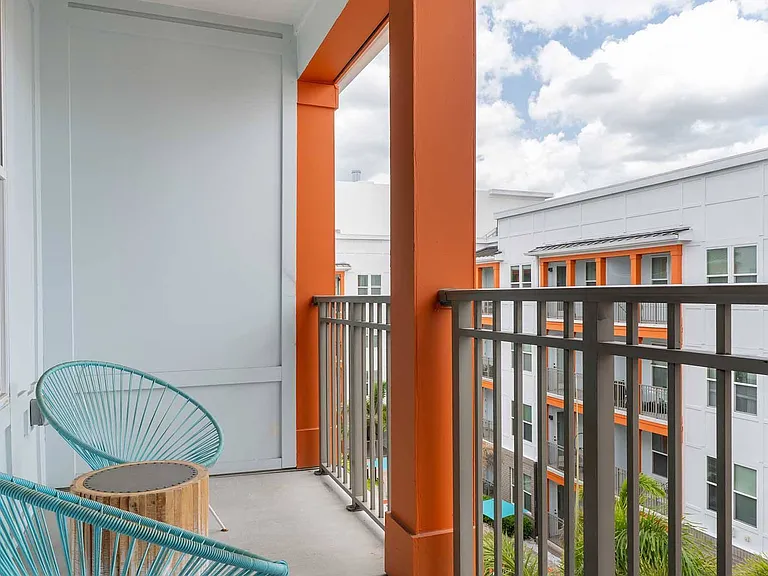 Havana Square Apartments — Photo 19