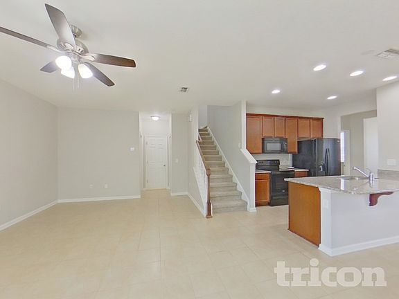 4th image of 454 Vineyard Ln