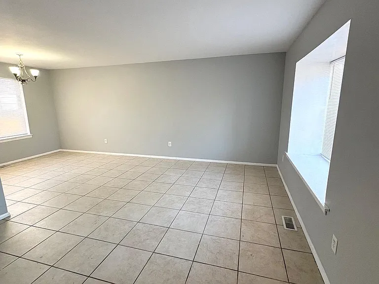 108 Aspen Ct — Photo 3