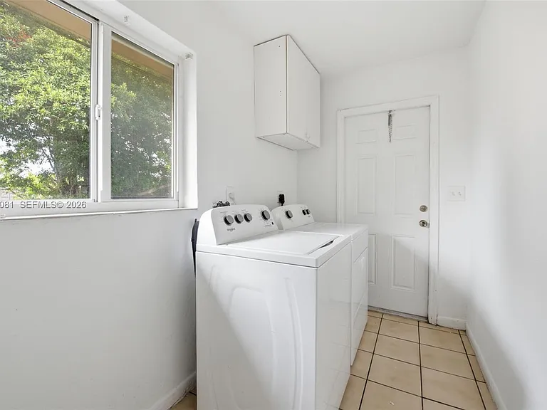 7521 NW 1st Ave #7523 — Photo 5