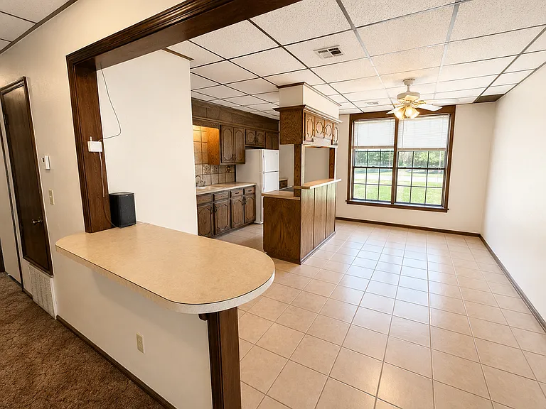 501 N Main St #5 — Photo 1