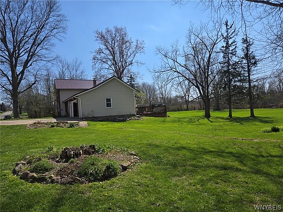 4th image of 8984 Lovers Lane Rd