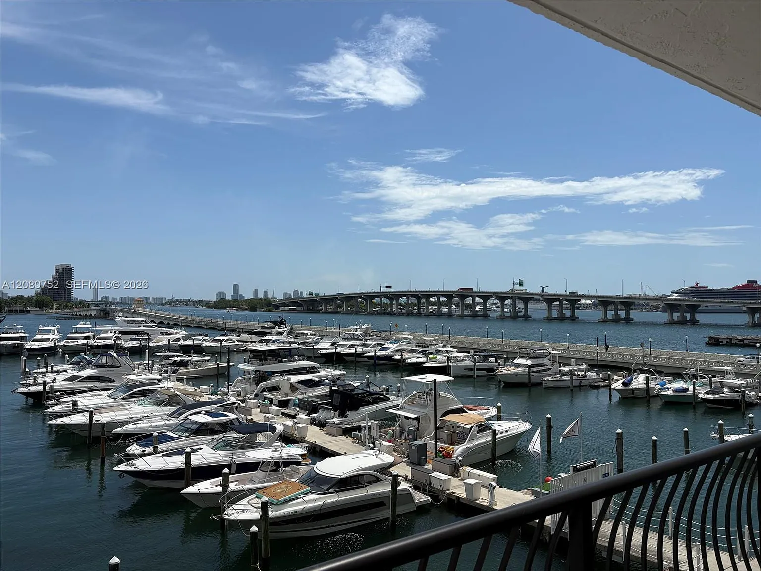 Venetia Condo — Photo 3