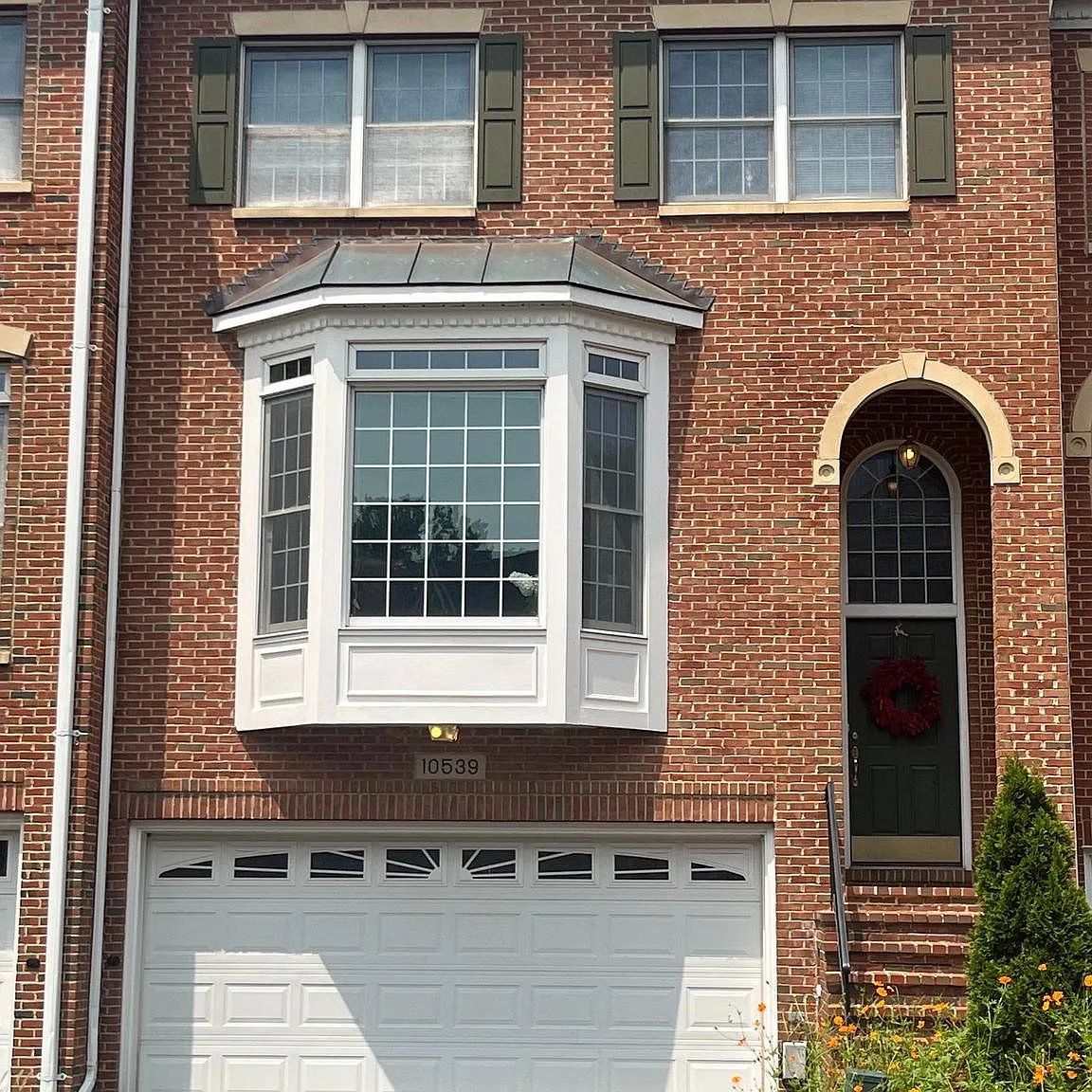 3 bed, 3.5 bath, 2330 sqft, $5,000 — Photo 1
