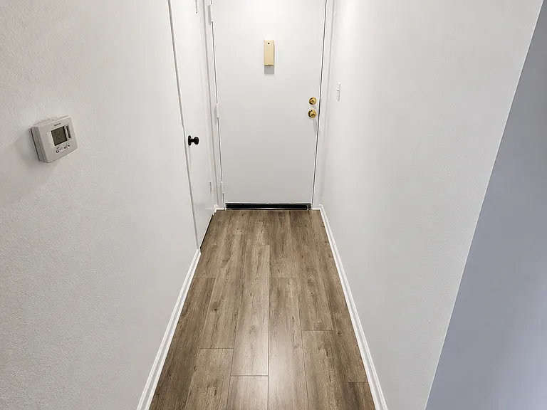 5531 Corteen Pl — Photo 6